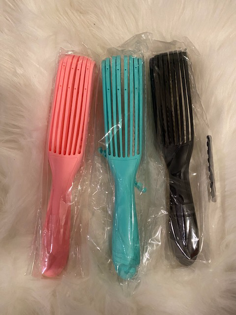 Detangle brush